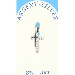 Kruisje zilver met zirkonen...